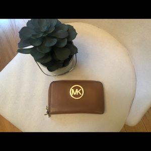 Michael Kors wristlet/wallet